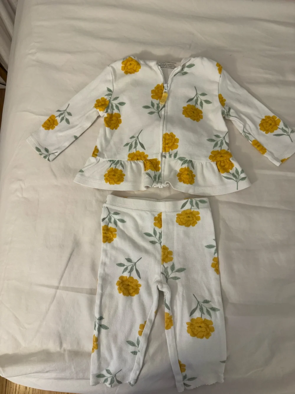Carter’s Marigold Floral 2-Piece Outfit Set | 6 Months